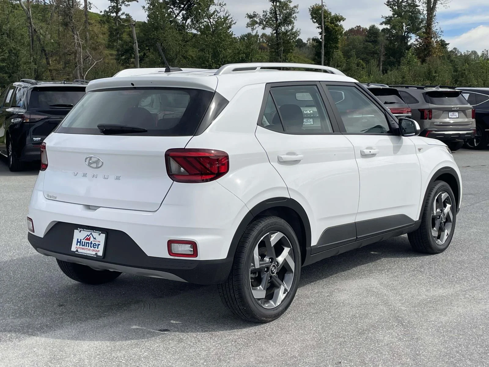 Used 2026 Lunar White Hyundai SEL image 28