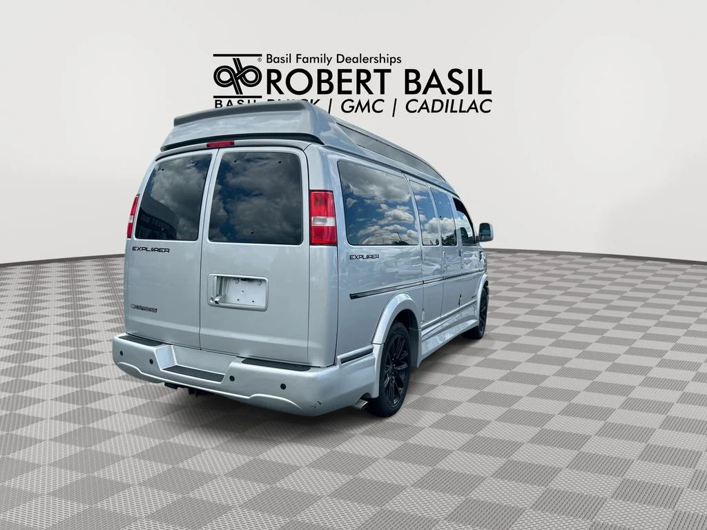 Used 2021 Silver Chevrolet LS image 8