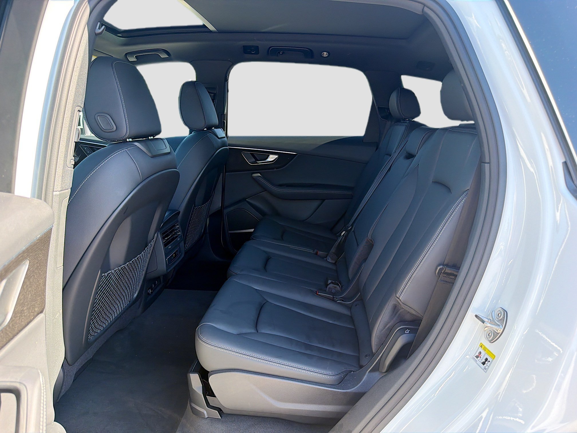 Used 2025 Carrara White Audi Premium Plus image 22