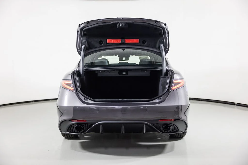 2026 Alfa Romeo Giulia Base - Photo 12