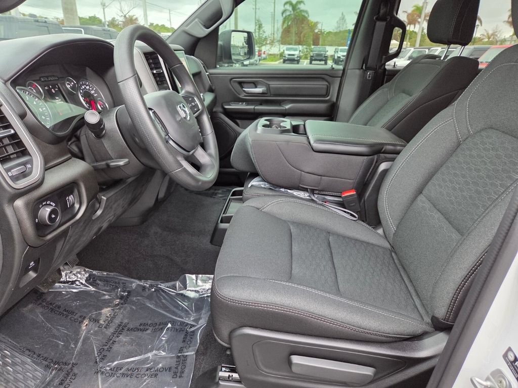 New 2026 Bright White Clearcoat RAM Tradesman image 13