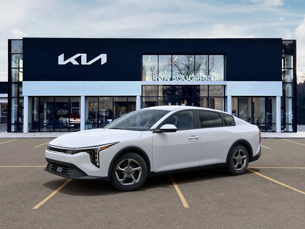 New 2026 SNOW WHITE PEARL Kia LXS image 3