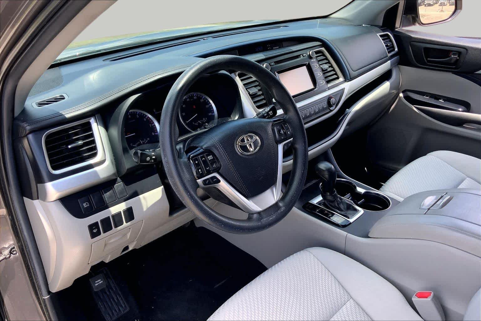 Used 2019 Predawn Gray Mica Toyota LE image 17