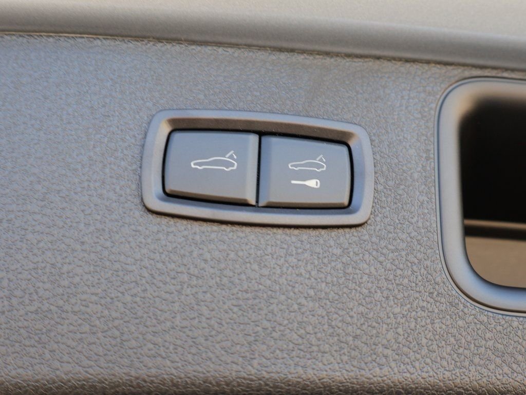 Used 2026 Dolomite Silver Metallic Porsche T image 19