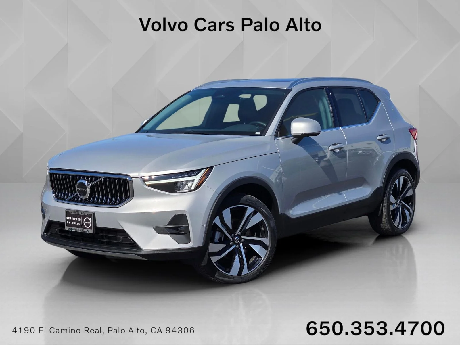 2025 Volvo XC40 B5 Plus Bright AWD's photo