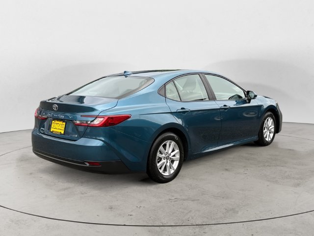 Used 2025 Ocean Toyota LE image 5