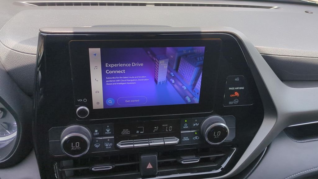 2024 Toyota Highlander LE - Photo 18