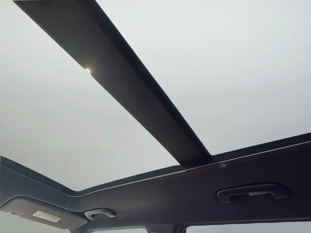 New 2027 Iceberg Green Kia X-Line S image 14