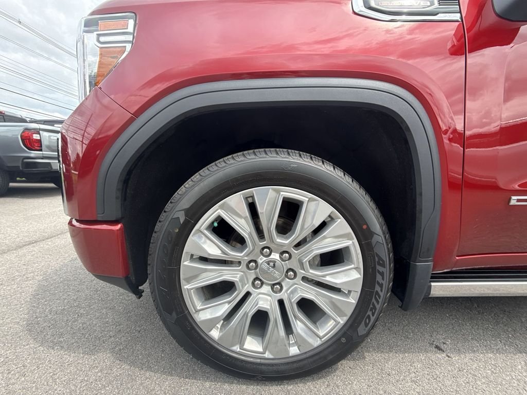 Used 2022 Red GMC Denali image 10
