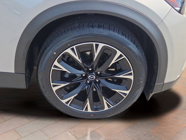 Used 2024 Platinum Mazda Premium Plus image 29