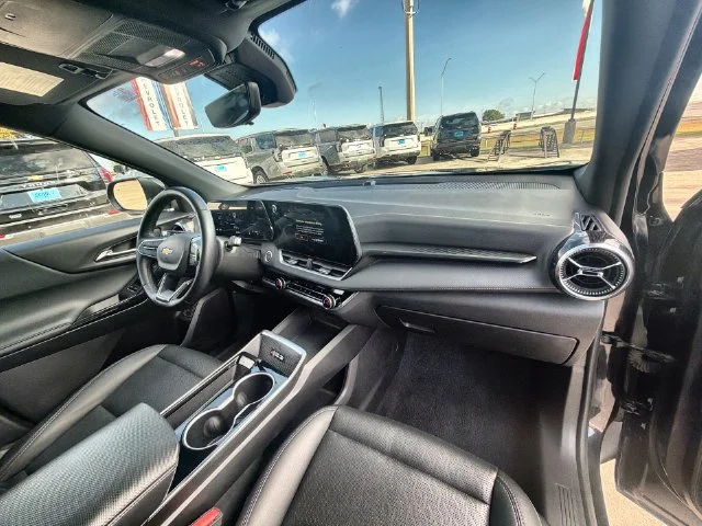 2025 Chevrolet Equinox LT - Photo 28