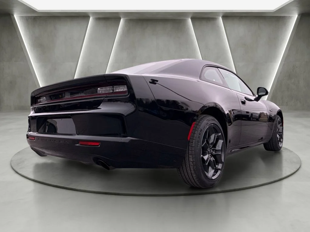 New 2026 Diamond Black Crystal Pearlcoat Dodge R/T image 3