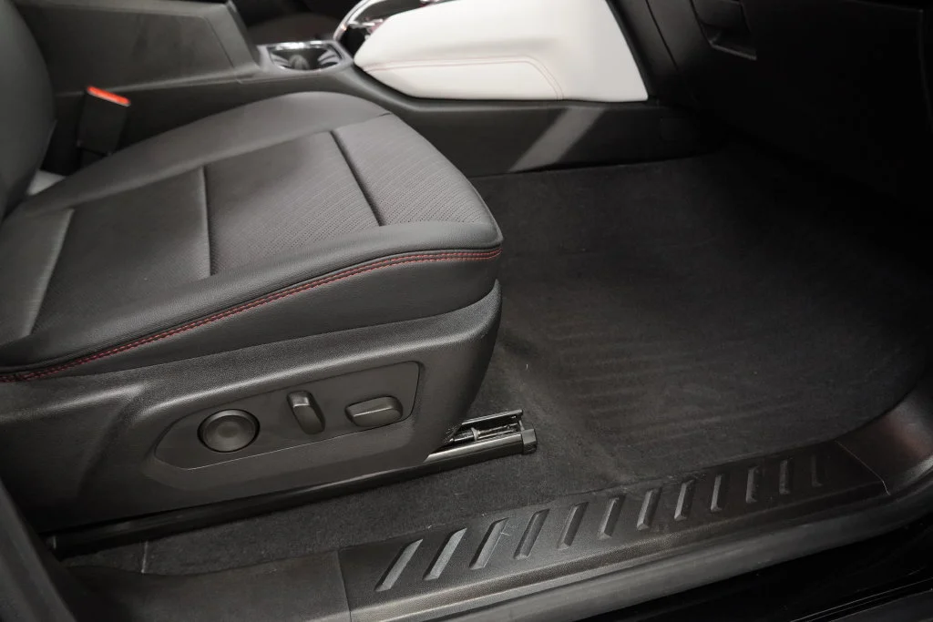 Used 2024 Onyx Black GMC AT4X image 34