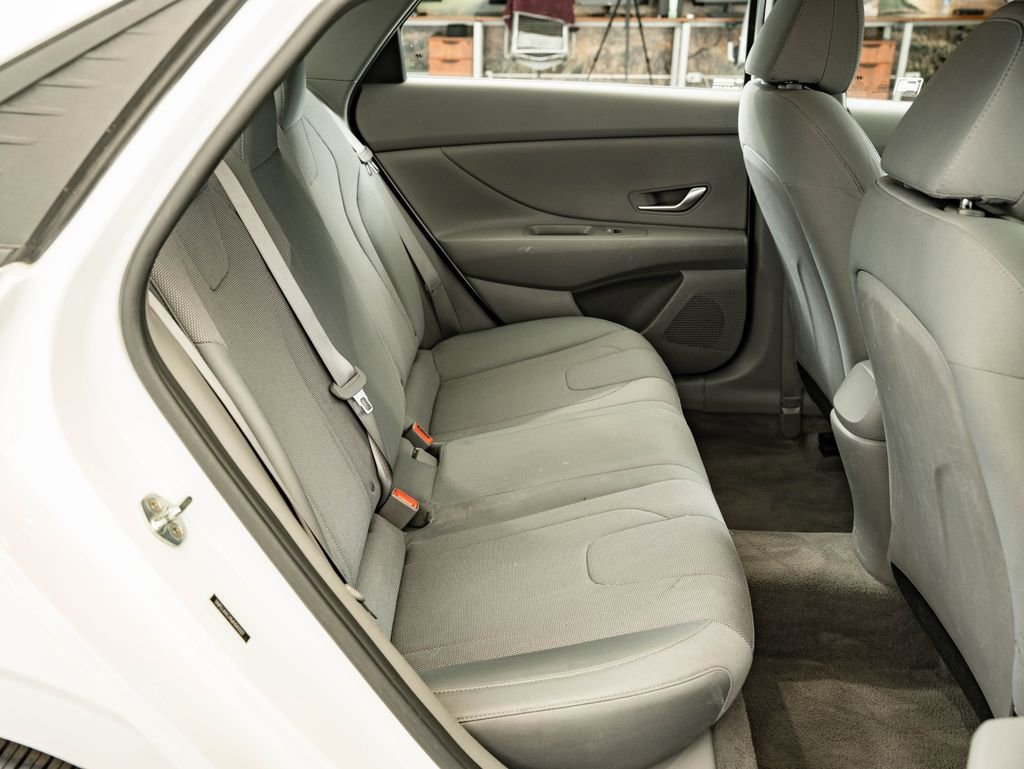 Used 2021 Quartz White Hyundai SE image 42