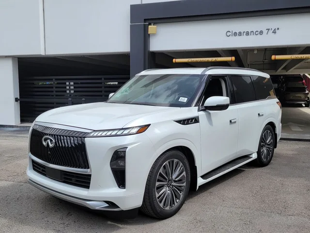 2027 INFINITI QX80 LUXE
