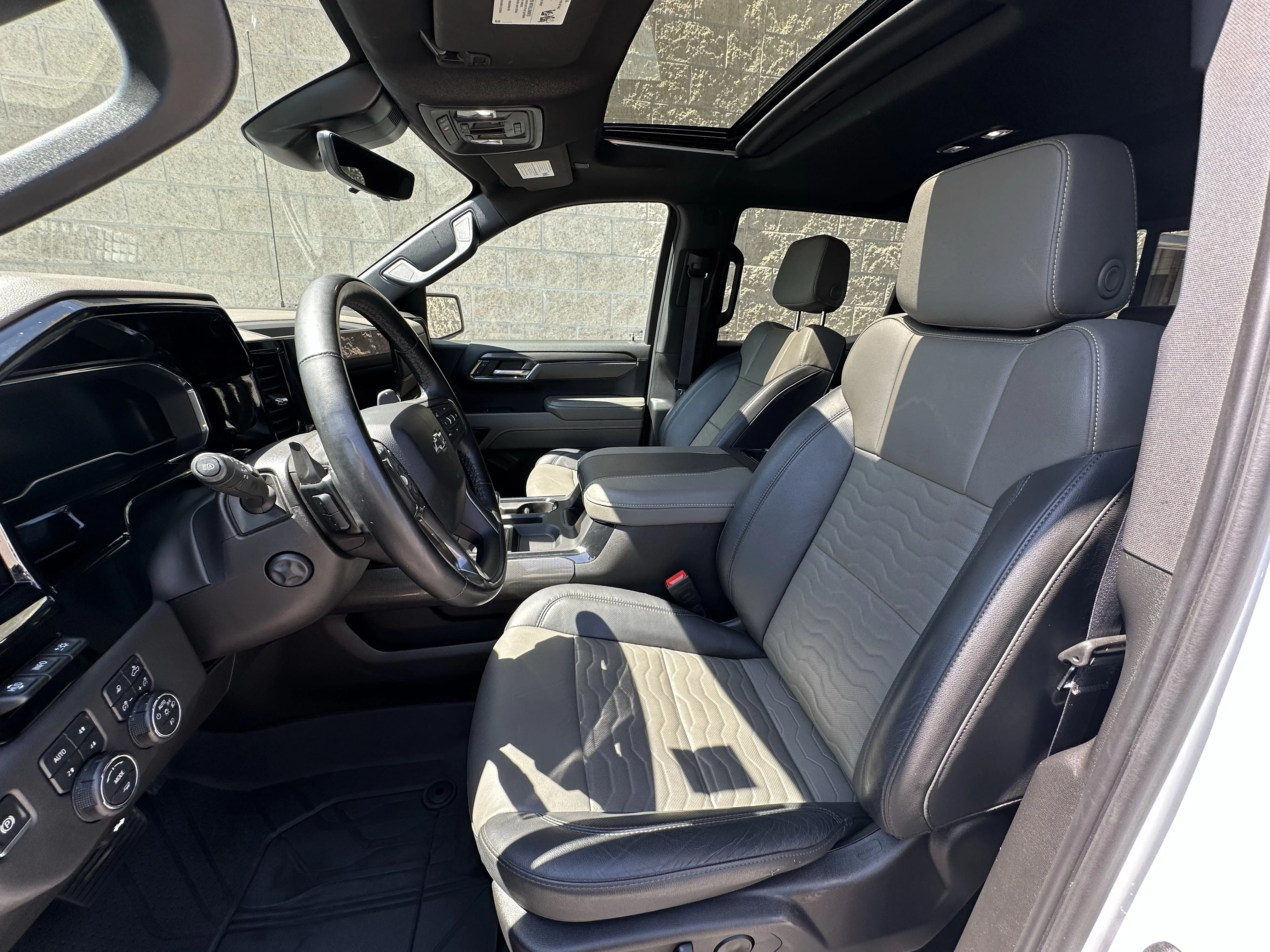 Certified Used 2024  Chevrolet ZR2 image 11