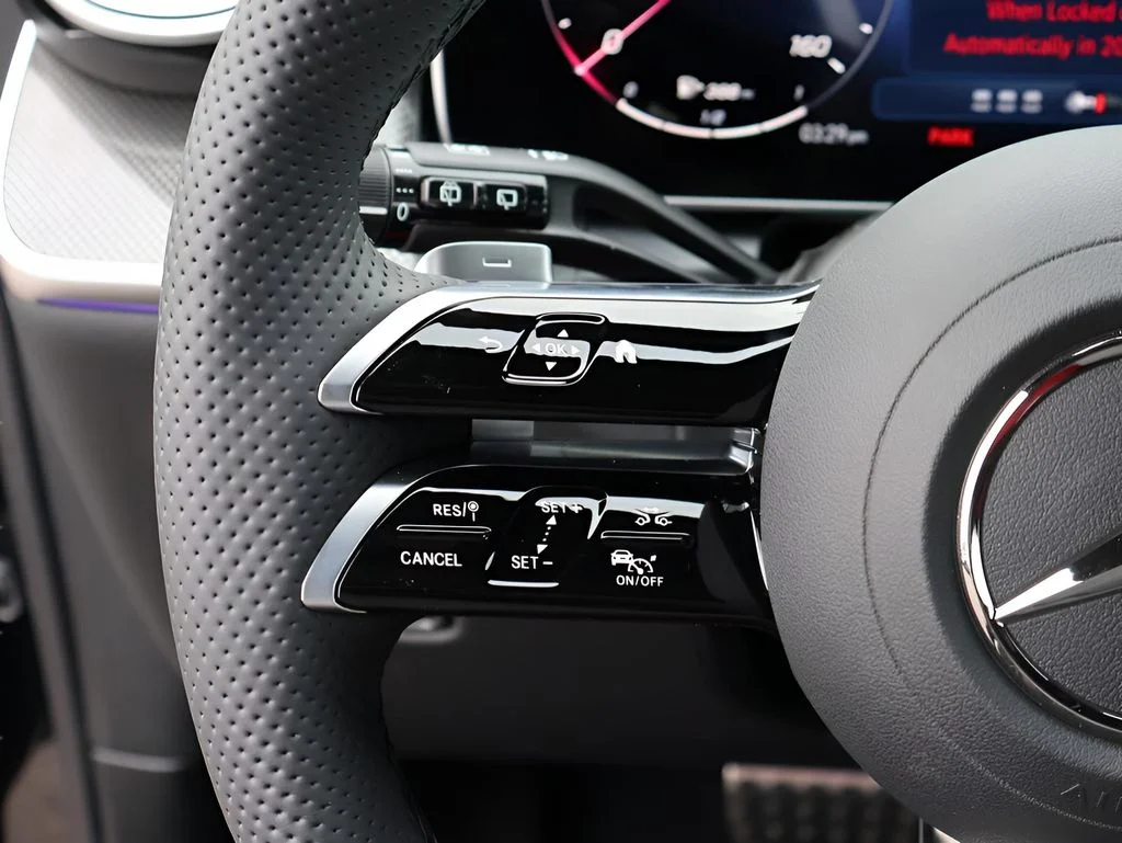 New 2026 Obsidian Black Metallic Mercedes-Benz GLC 300 image 33