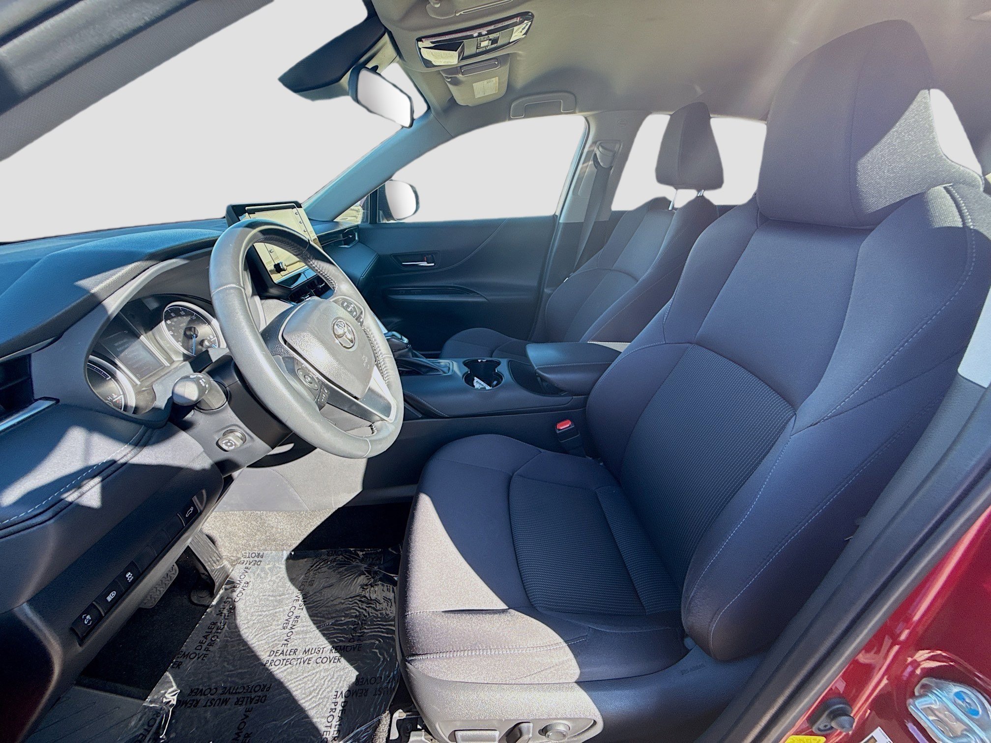 2022 Toyota Venza LE - Photo 17