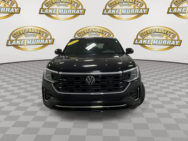 Used 2024 Deep Black Pearl Volkswagen 2.0T SEL R-Line image 7