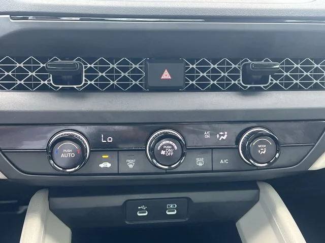 Used 2023  Honda LX image 19