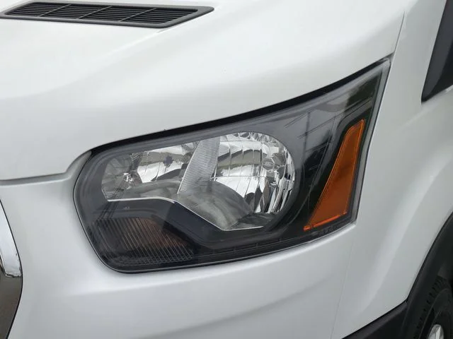 Used 2025 White Ford Base image 9