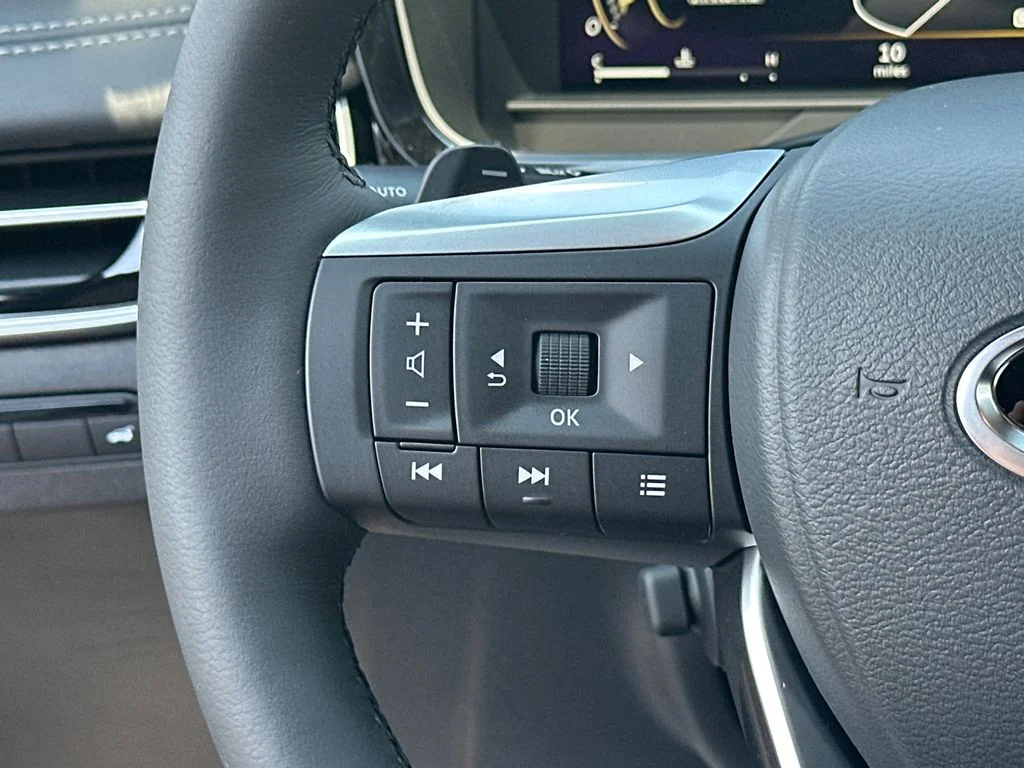 New 2027 GRAPHITE SHADOW INFINITI Luxe FWD image 21