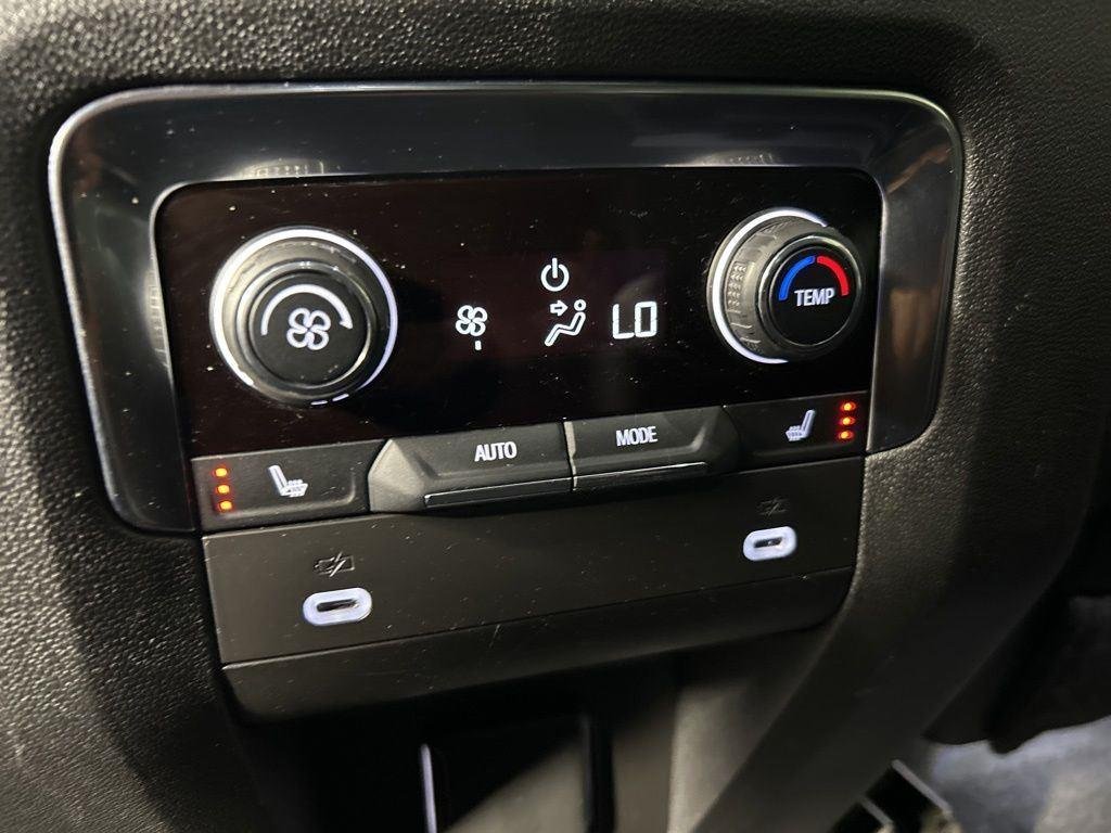 Used 2024 Black Chevrolet Z71 image 35