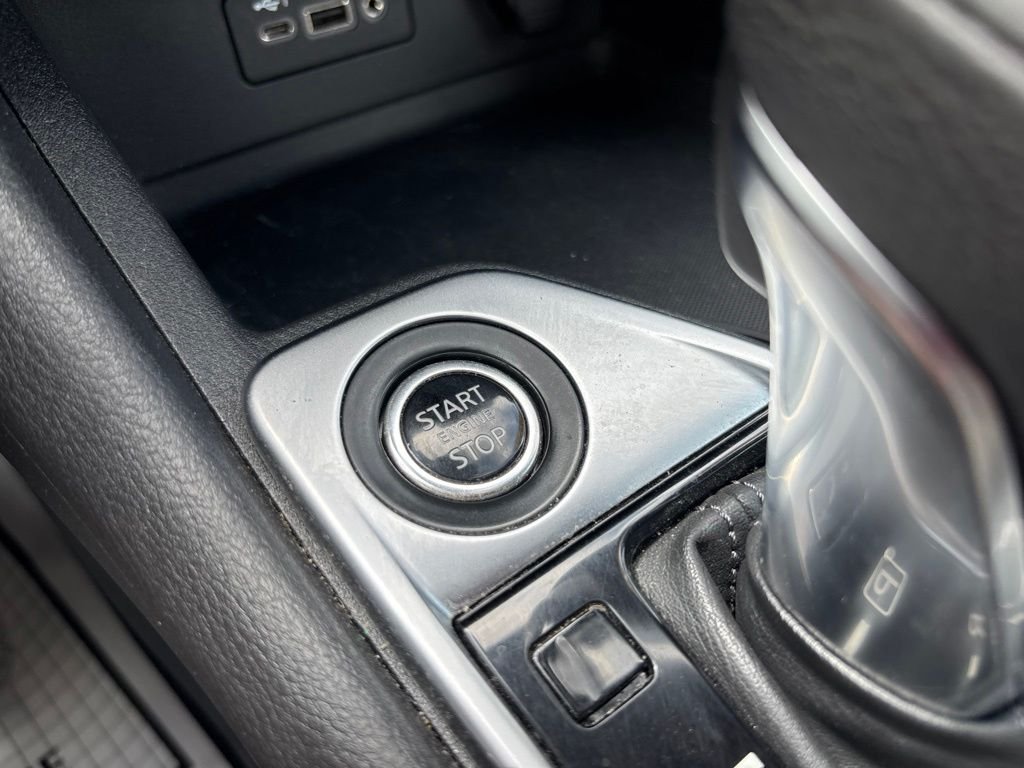 Used 2022 Gray Nissan SV image 26