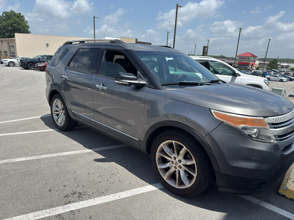 Used 2014 Sterling Gray Metallic Ford XLT image 4