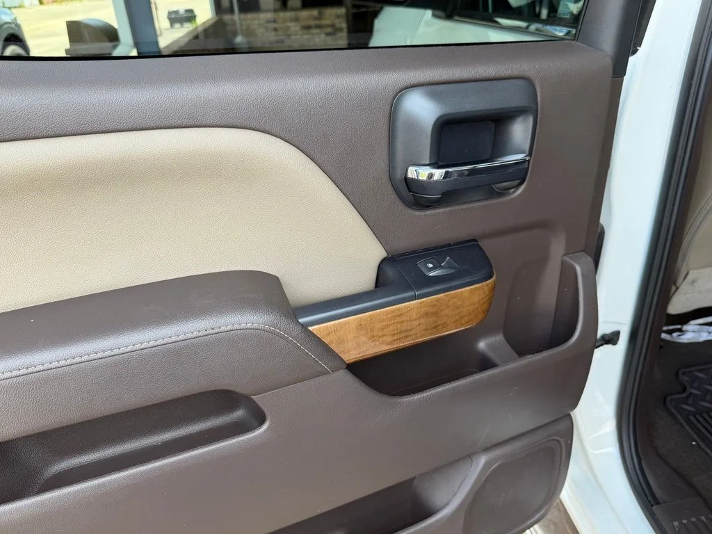 Used 2018 White Chevrolet LTZ image 32