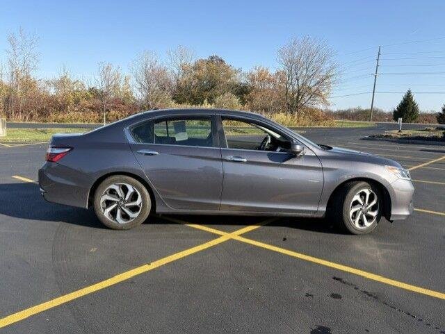 Used 2016 Modern Steel Metallic Honda EX-L image 16