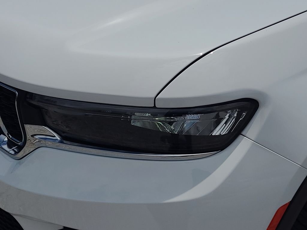 Used 2025 White Jeep Laredo X image 23