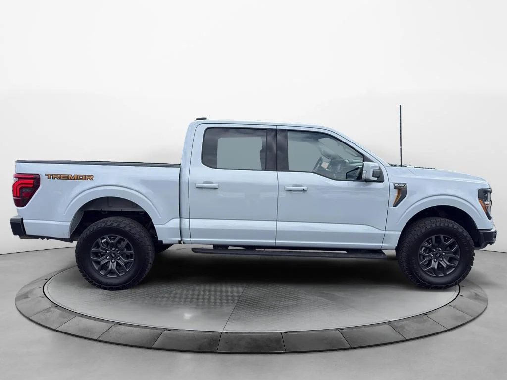 Certified Used 2025 Space White Metallic Ford Tremor image 5