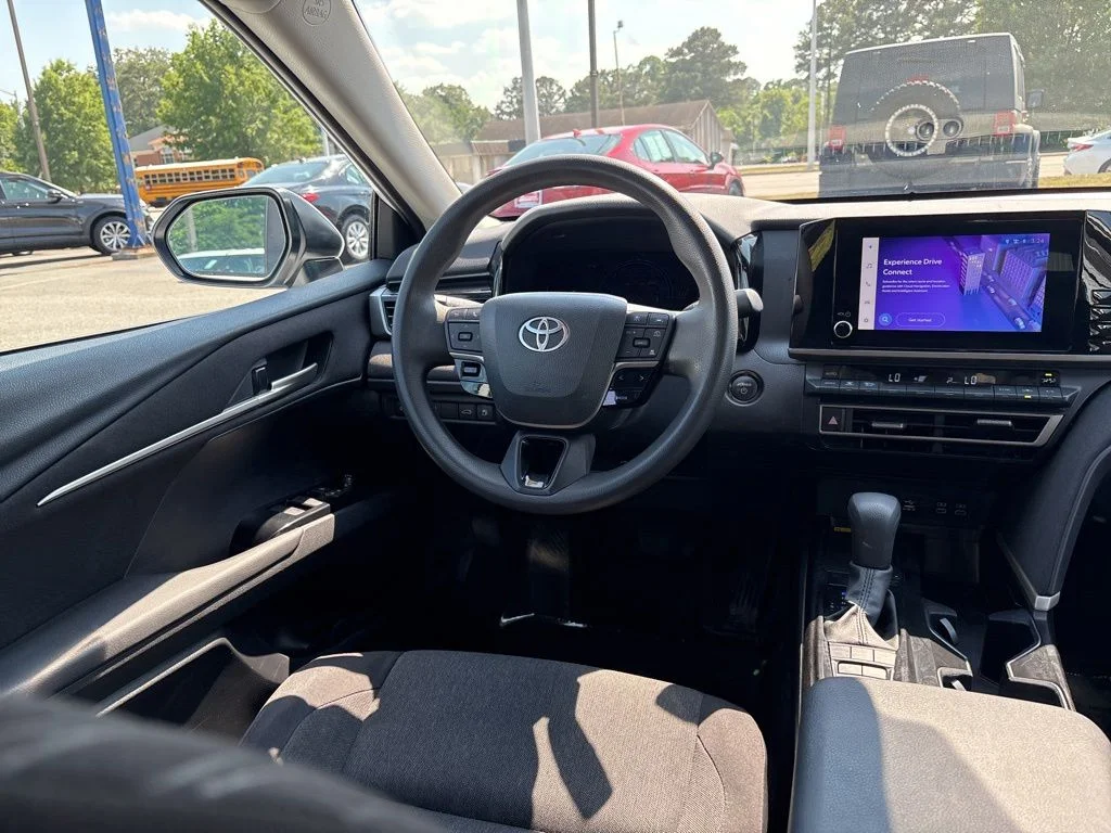 Used 2025 White Toyota  image 5