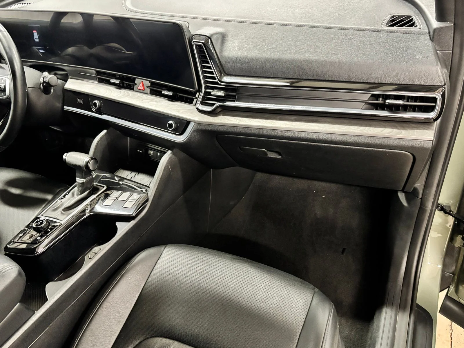 Used 2023 Green Kia X-Line image 21
