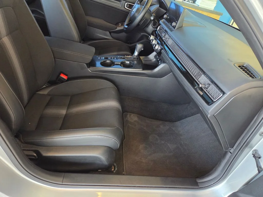 Certified Used 2025 Solar Silver Metallic Honda Sport image 20