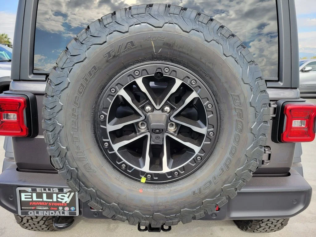 New 2026 Granite Crystal Metallic Clear-Coat Exterior Paint Jeep Willys image 19