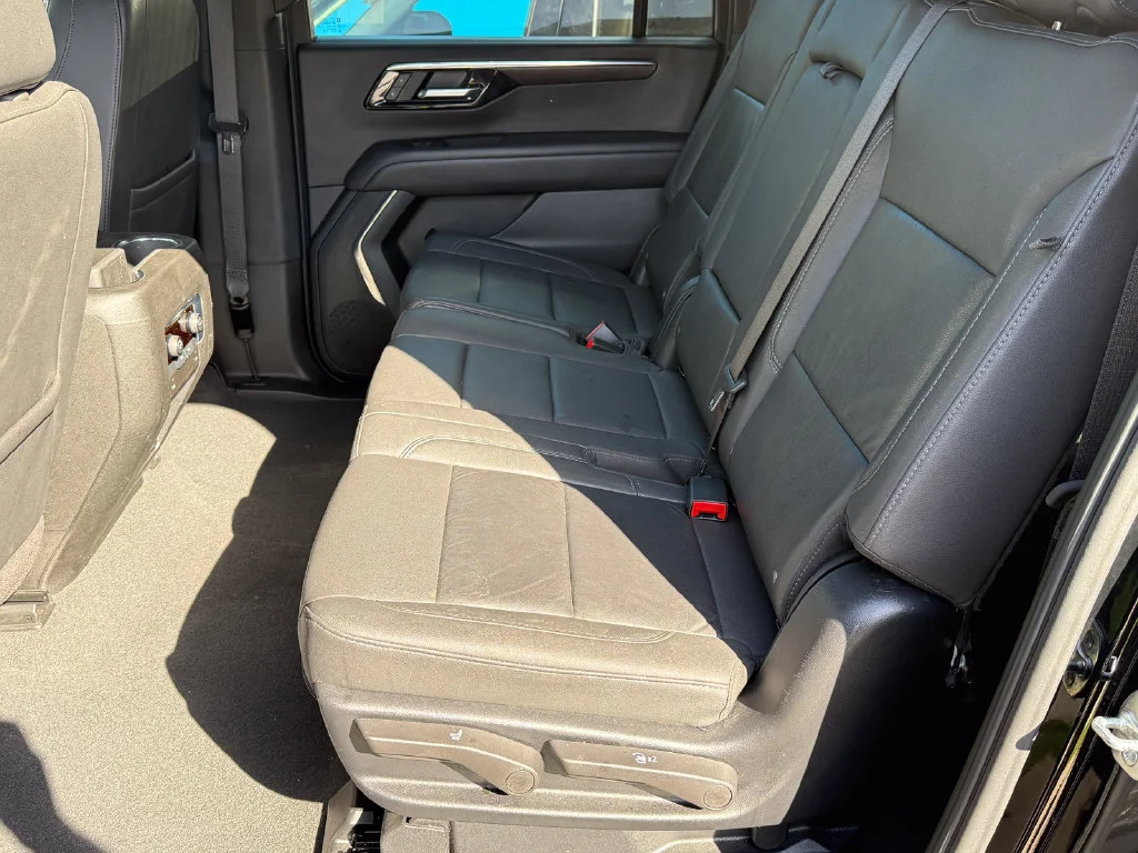 Used 2025 Black Chevrolet Z71 image 4