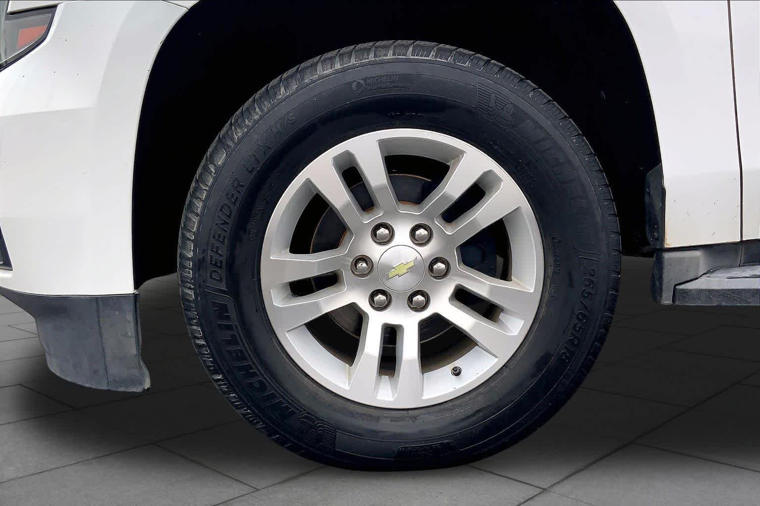 Used 2015 Summit White Chevrolet LS image 10