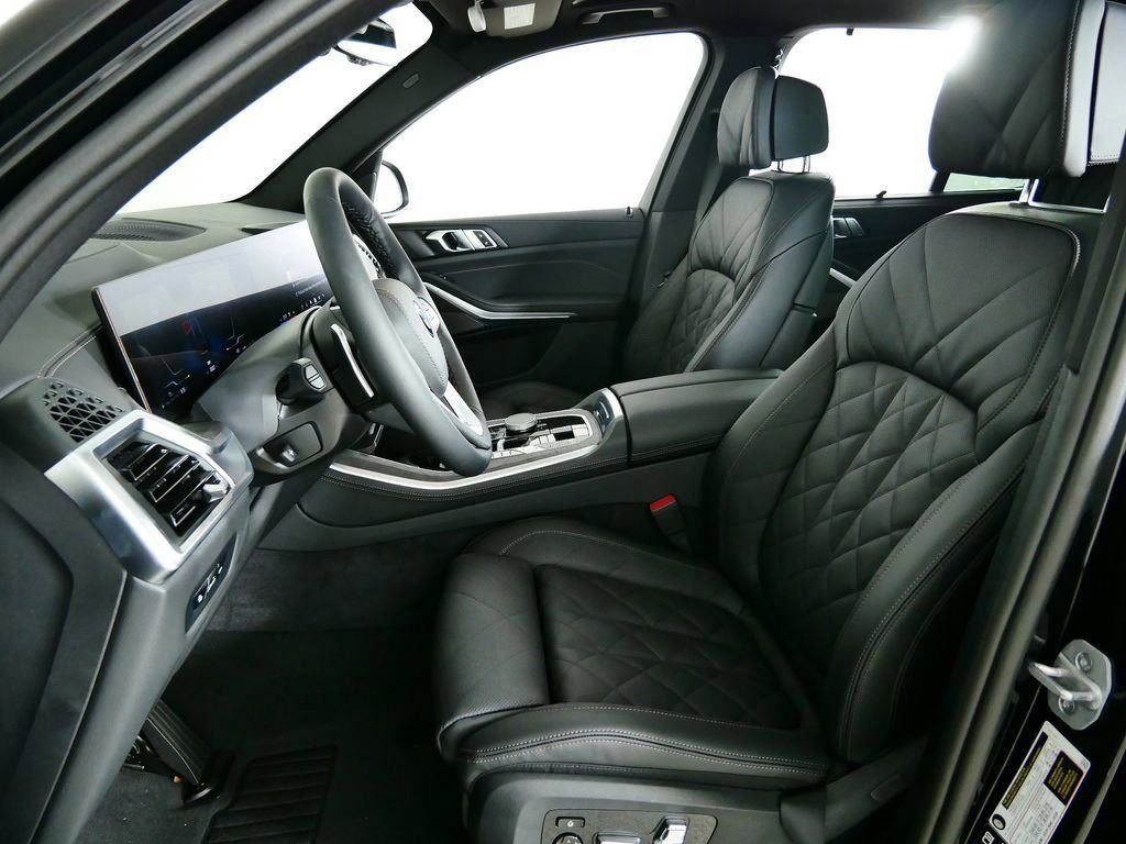 Certified Used 2026 Black Sapphire Metallic BMW xDrive40i image 36