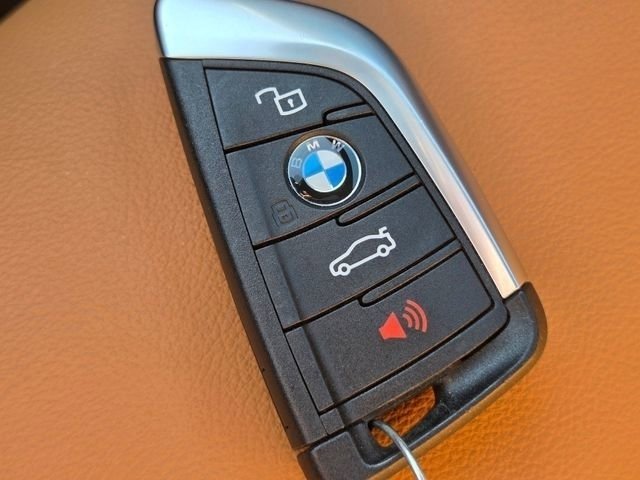 Used 2026 Alpine White BMW 330i xDrive image 37