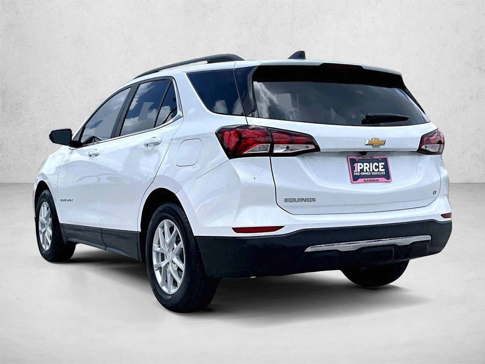 Used 2023 Summit White Chevrolet LT image 13