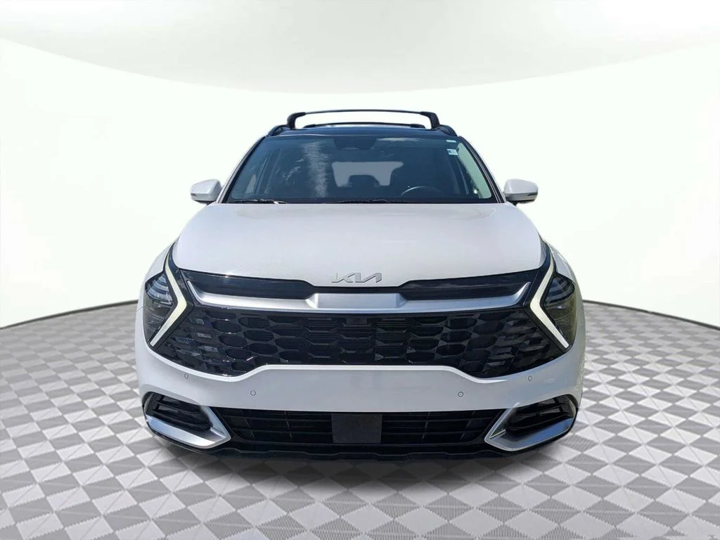 Used 2025 White Kia SX-Prestige image 8