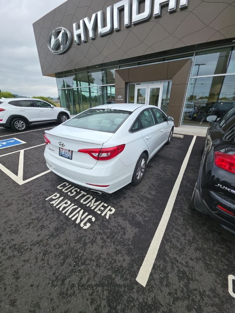 Used 2015 Quartz White Pearl Hyundai SE image 6