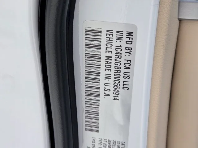 New 2027 Bright White Clearcoat Jeep Limited image 29