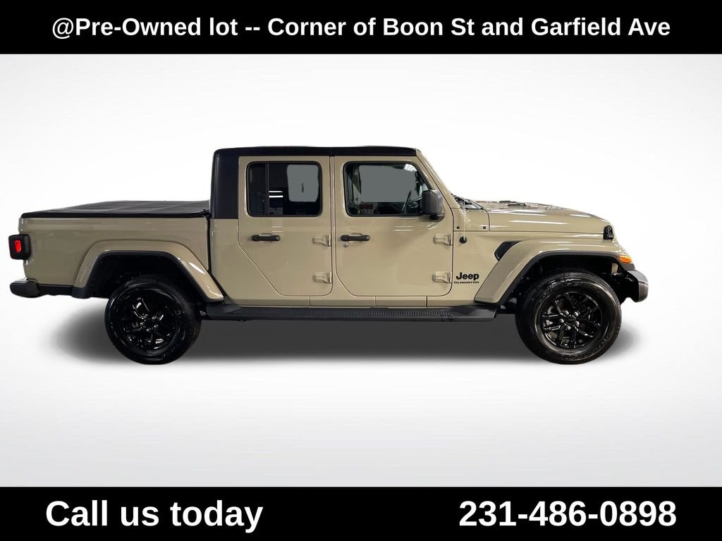 Used 2022 Beige Jeep Sport image 6