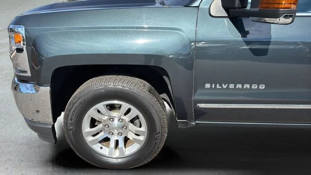 Used 2018 Gray Chevrolet LTZ image 30