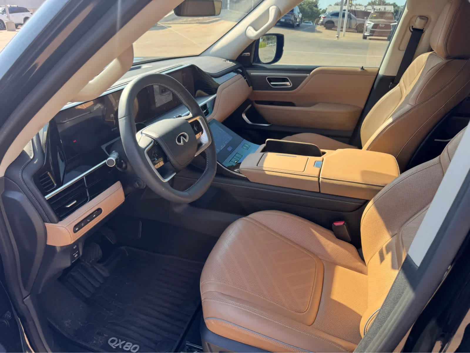 Certified Used 2027 Black Obsidian INFINITI LUXE image 4