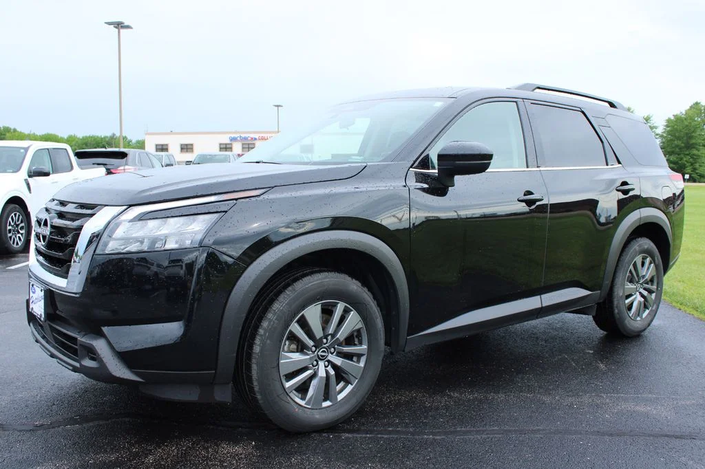 Used 2024 Super Black Nissan SV image 3
