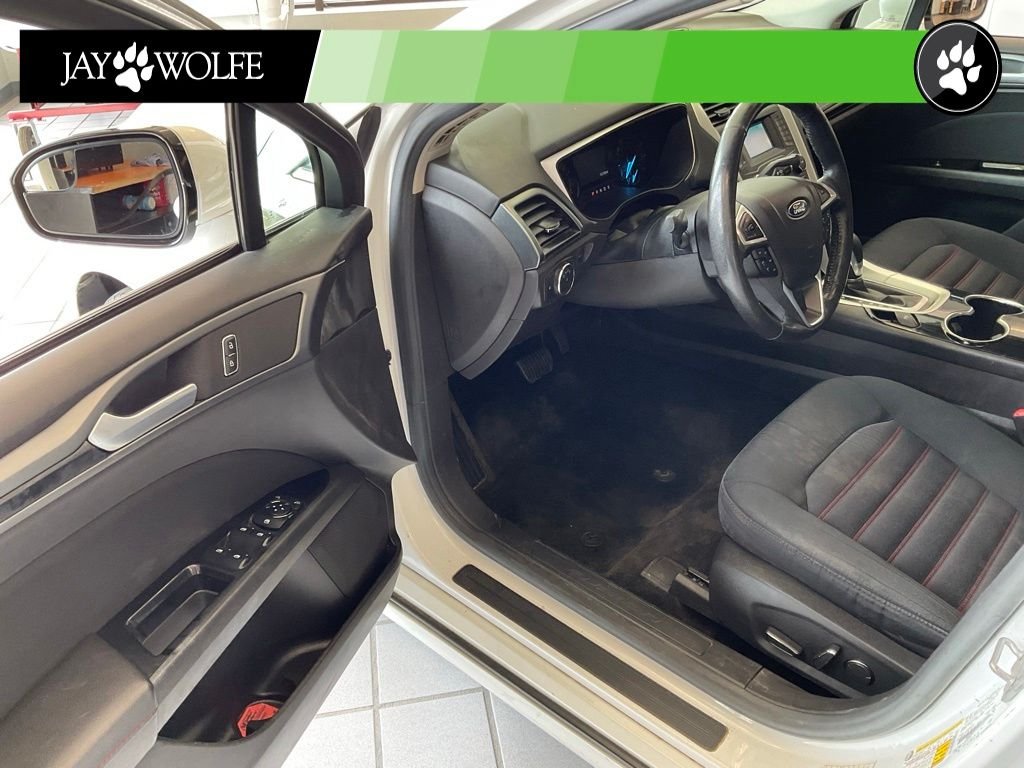 Used 2016 White Ford SE image 9